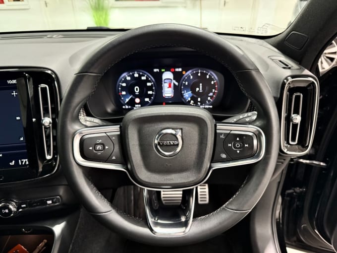 2025 Volvo Xc40