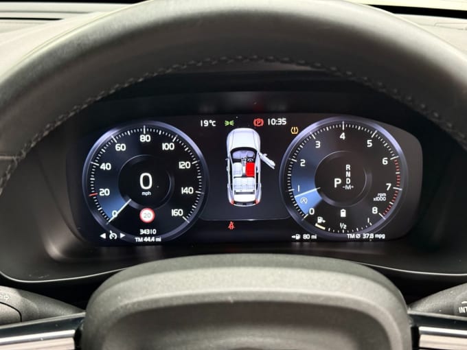2025 Volvo Xc40