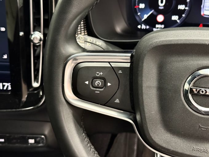 2025 Volvo Xc40
