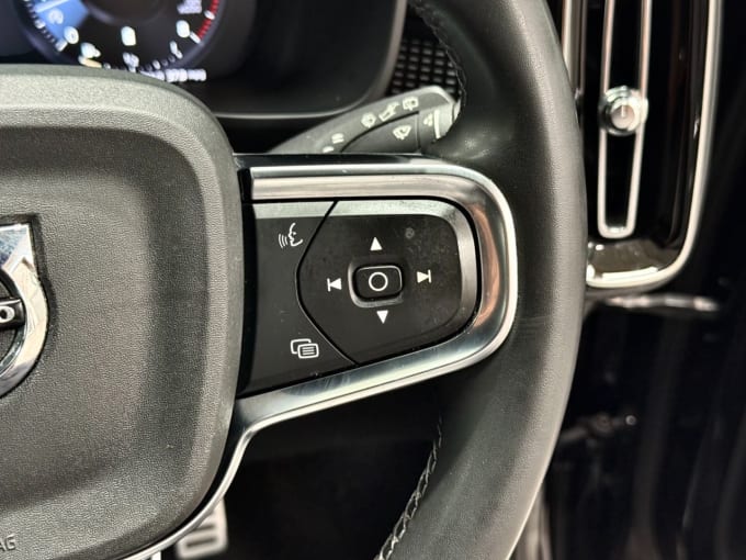 2025 Volvo Xc40