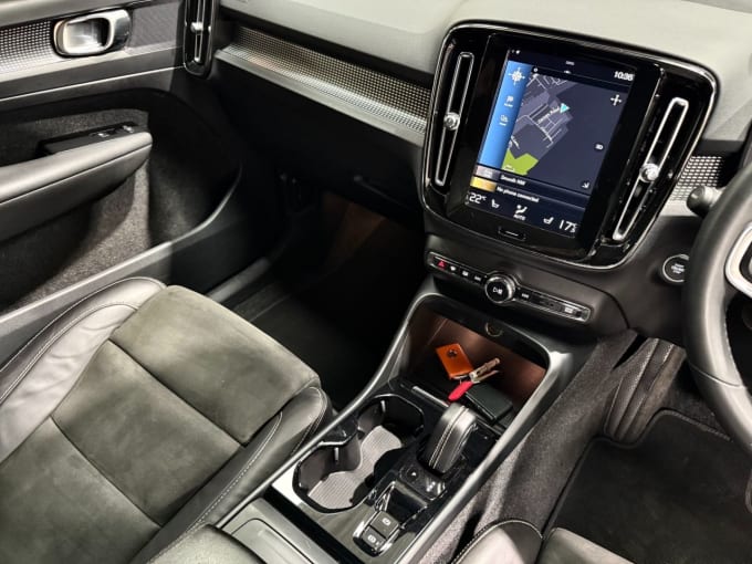 2025 Volvo Xc40