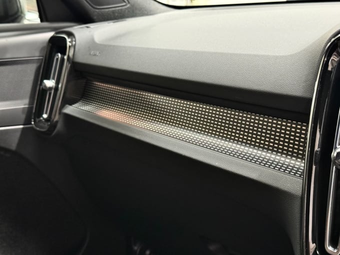 2025 Volvo Xc40