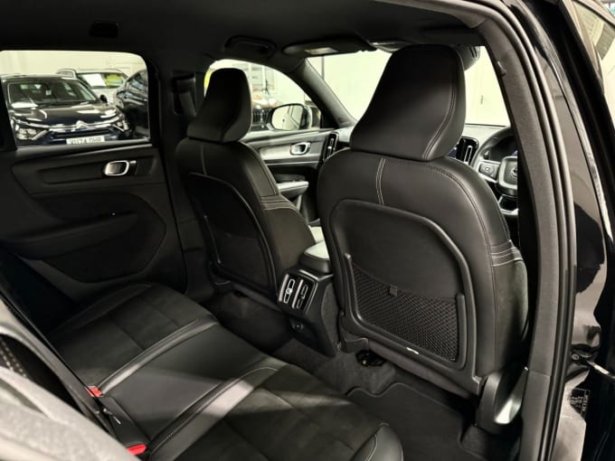 2025 Volvo Xc40