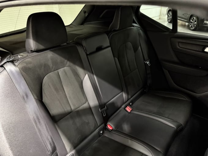2025 Volvo Xc40