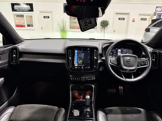 2025 Volvo Xc40