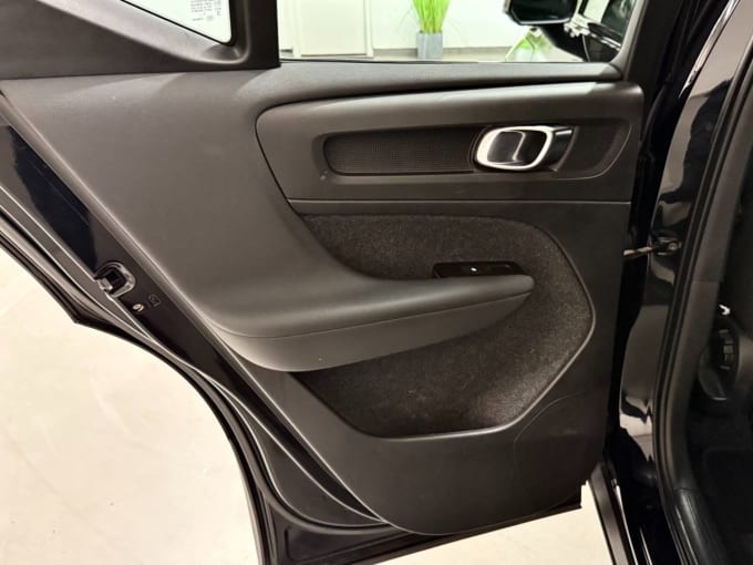 2025 Volvo Xc40