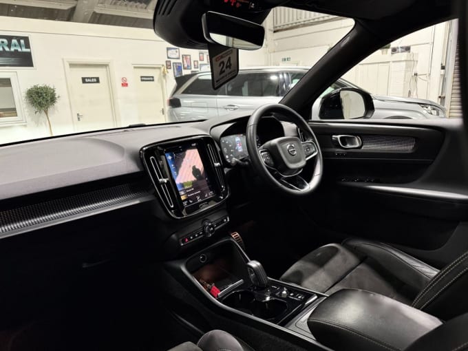 2025 Volvo Xc40