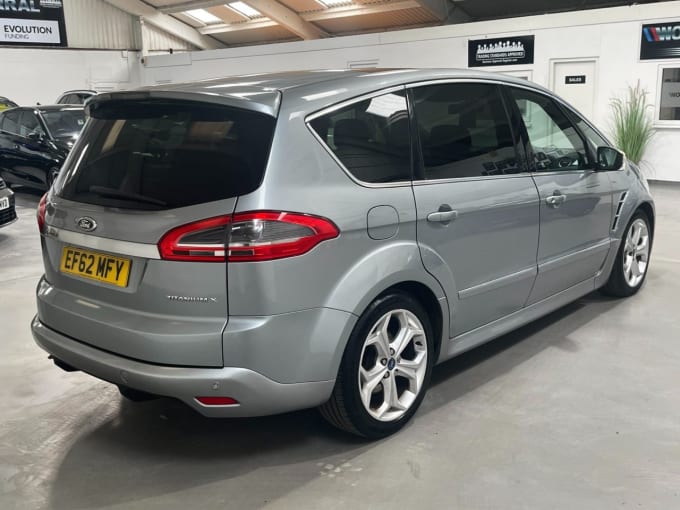2025 Ford S-max