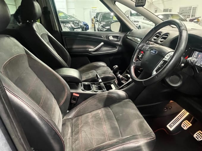 2025 Ford S-max