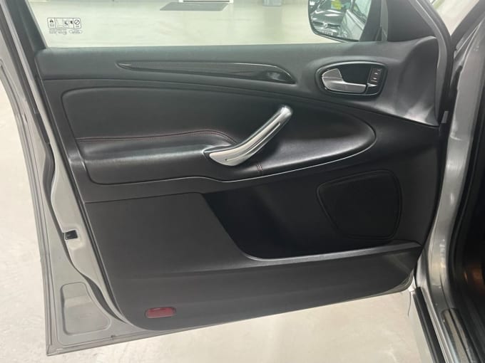 2025 Ford S-max