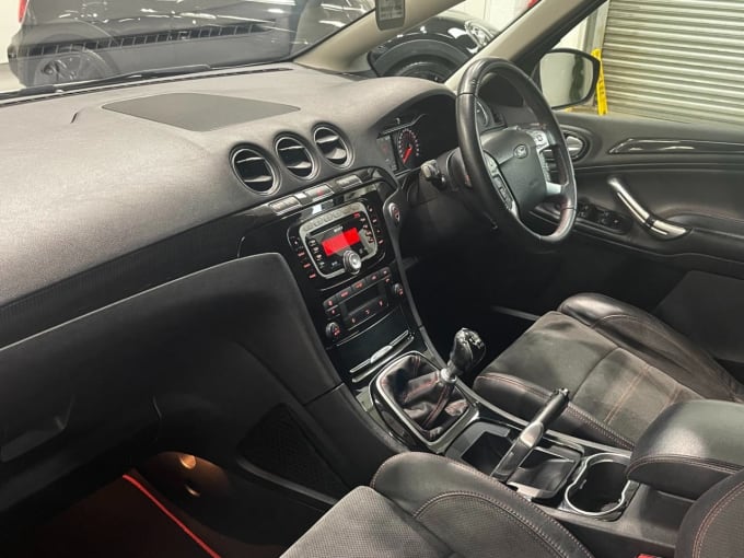 2025 Ford S-max