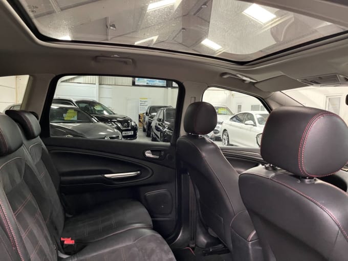 2025 Ford S-max