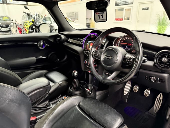 2025 Mini Hatch