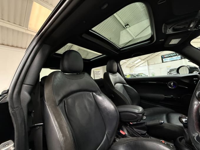 2025 Mini Hatch