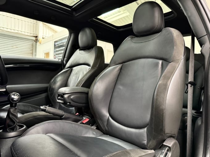 2025 Mini Hatch