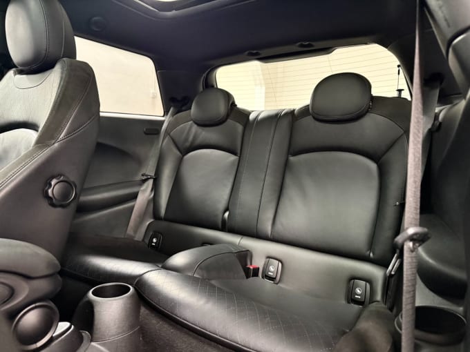 2025 Mini Hatch