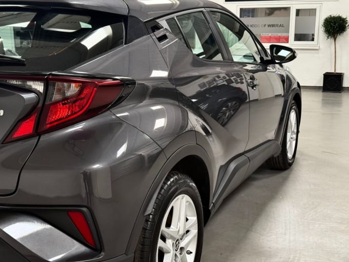 2025 Toyota C-hr