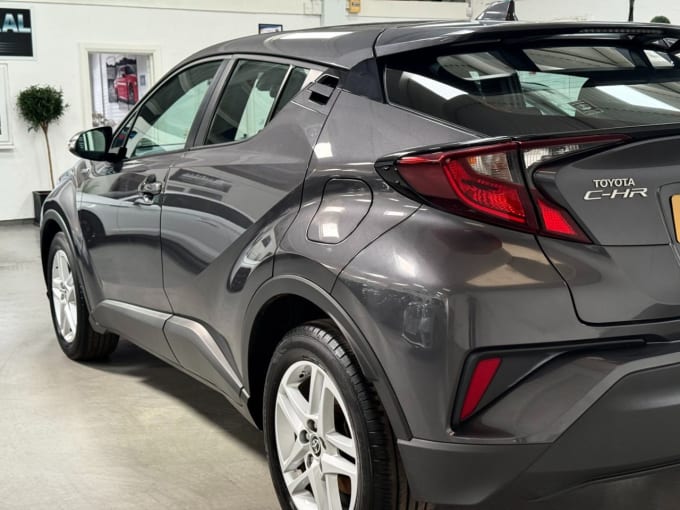 2025 Toyota C-hr