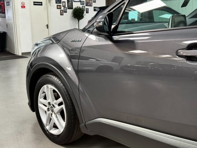 2025 Toyota C-hr