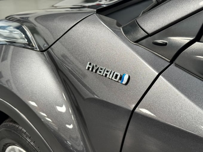 2025 Toyota C-hr