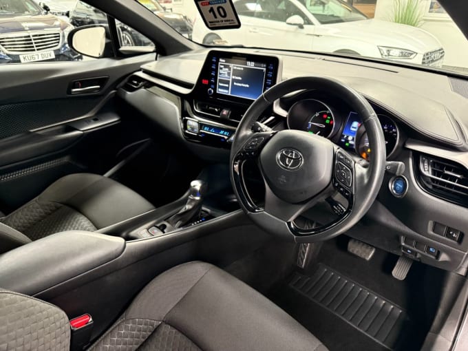 2025 Toyota C-hr