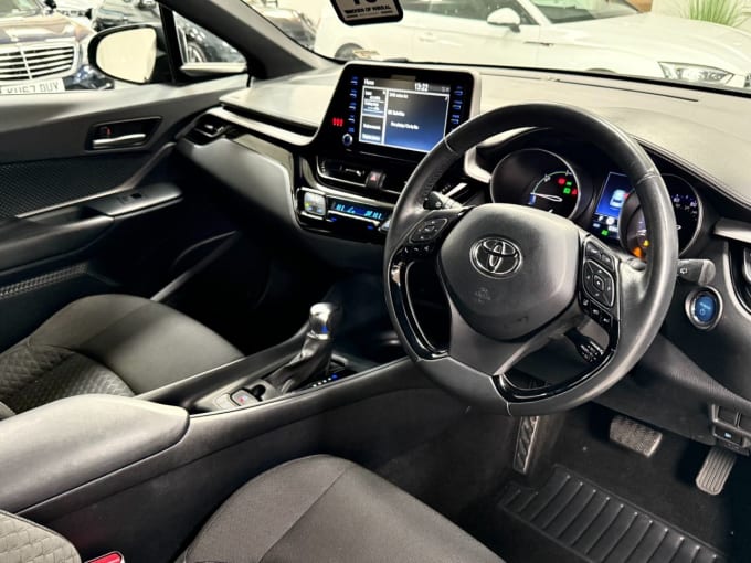 2025 Toyota C-hr