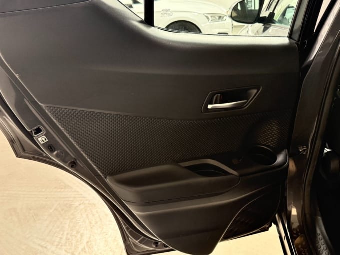 2025 Toyota C-hr