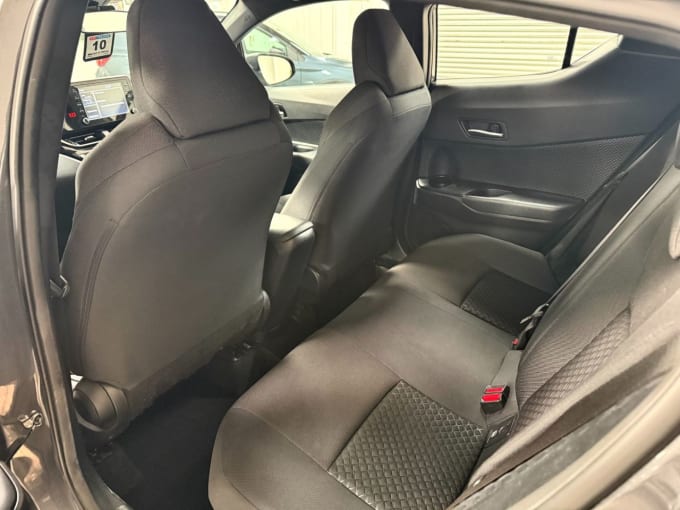 2025 Toyota C-hr