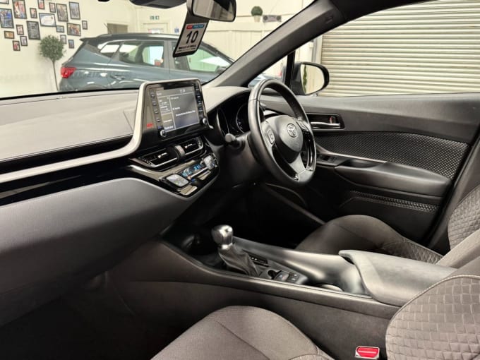 2025 Toyota C-hr
