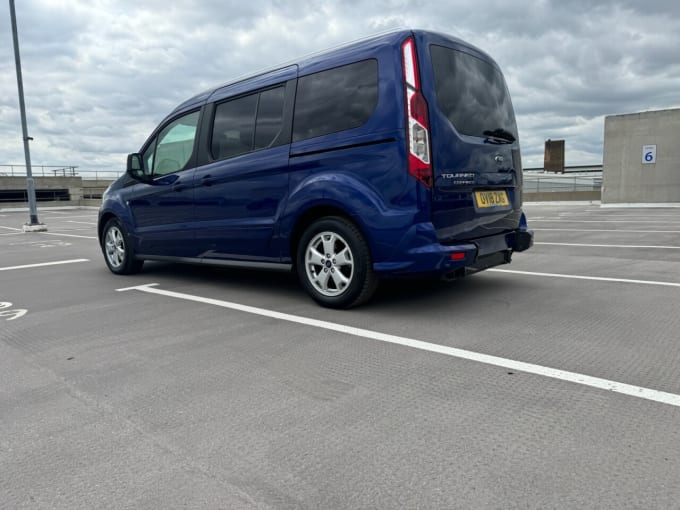 2025 Ford Grand Tourneo Connect