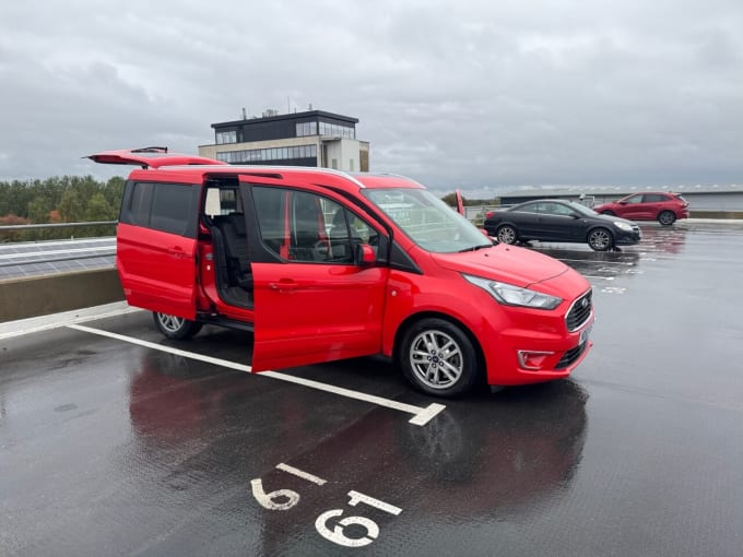 2025 Ford Grand Tourneo Connect