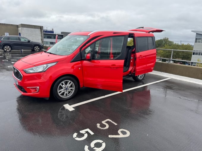 2025 Ford Grand Tourneo Connect