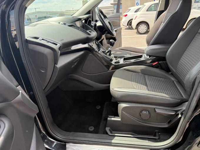 2025 Ford Kuga