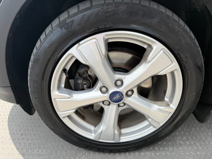 2025 Ford Kuga
