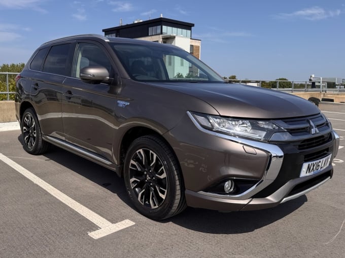 2025 Mitsubishi Outlander