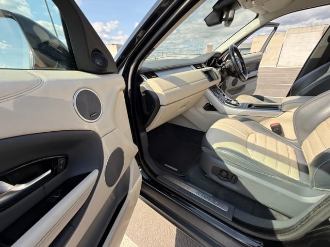 2025 Land Rover Range Rover Evoque