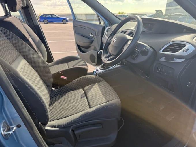 2011 Renault Scenic
