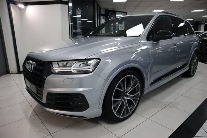 2025 Audi Sq7