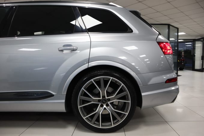 2025 Audi Sq7