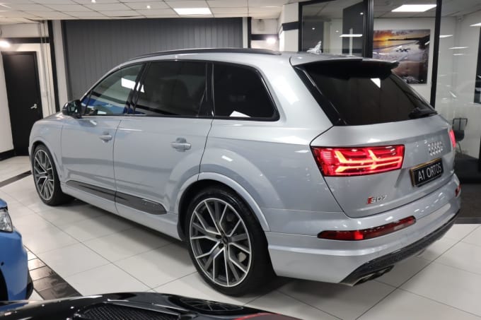 2025 Audi Sq7