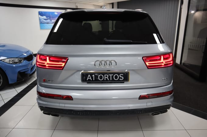 2025 Audi Sq7