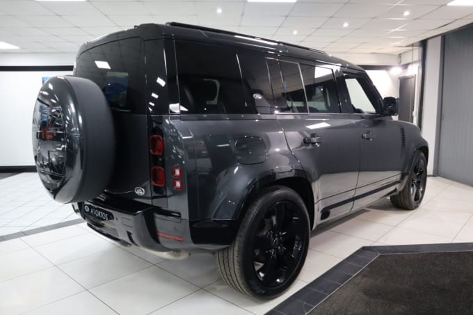 2025 Land Rover Defender 110