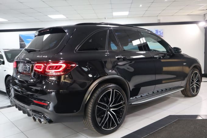 2025 Mercedes-benz Glc