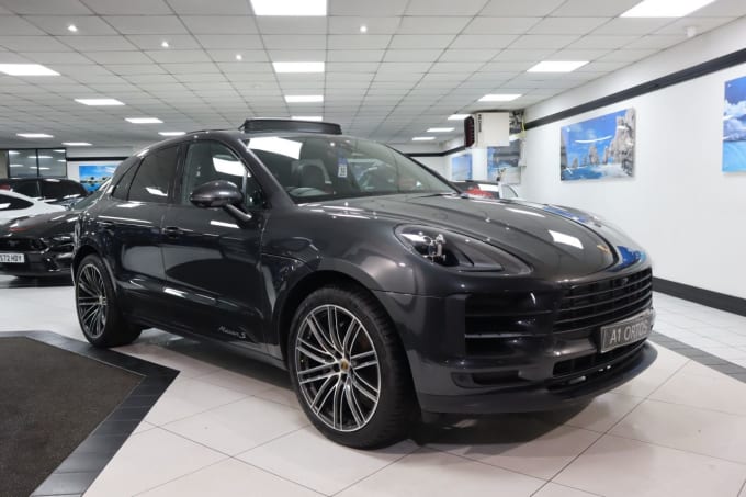 2025 Porsche Macan