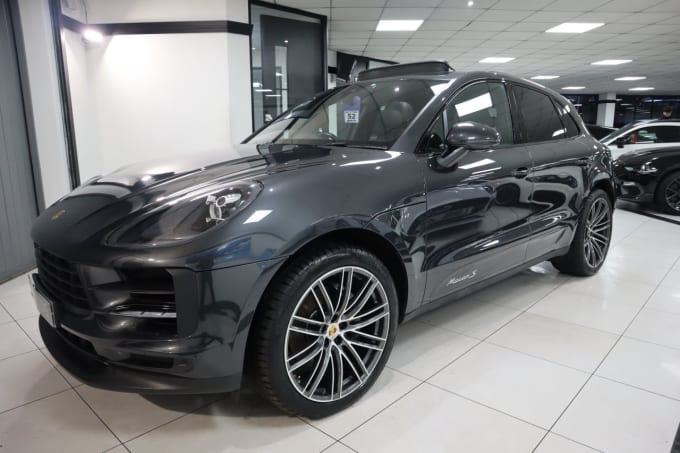 2025 Porsche Macan