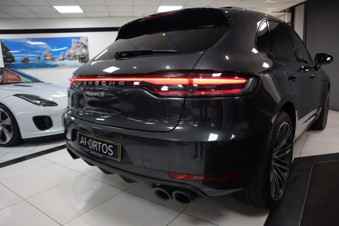 2025 Porsche Macan