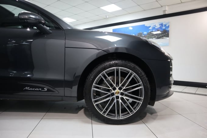 2025 Porsche Macan