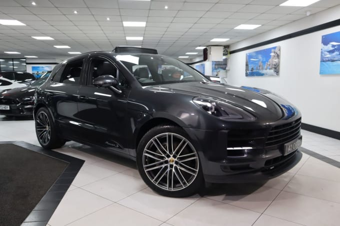 2025 Porsche Macan