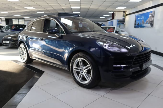 2025 Porsche Macan