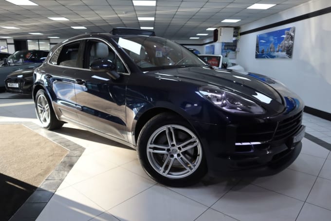 2025 Porsche Macan